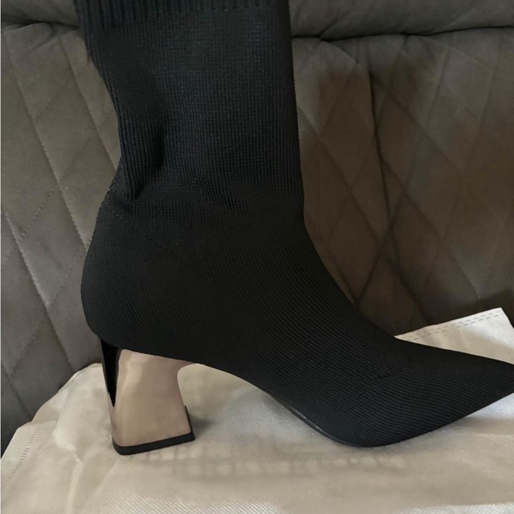 Newella Mousse Fit Women Pointed Toe Block Heeled Ankle Boots
